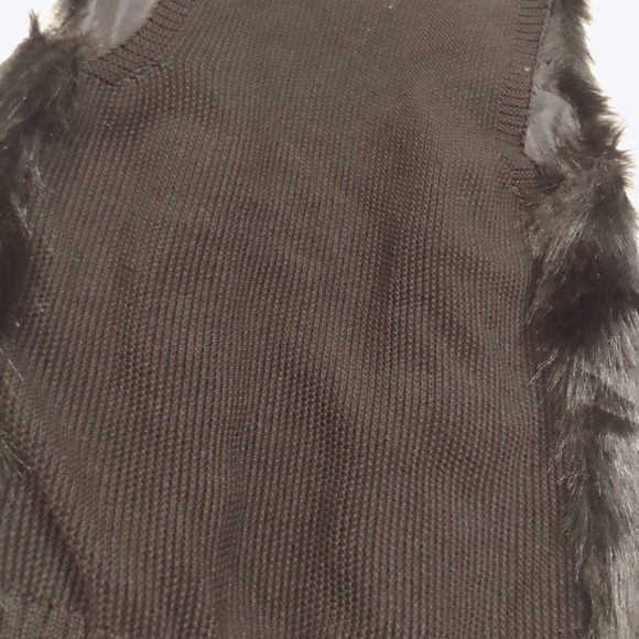Sebby Collection Faux Fur Black Vest Cardigan - Picture 10 of 10